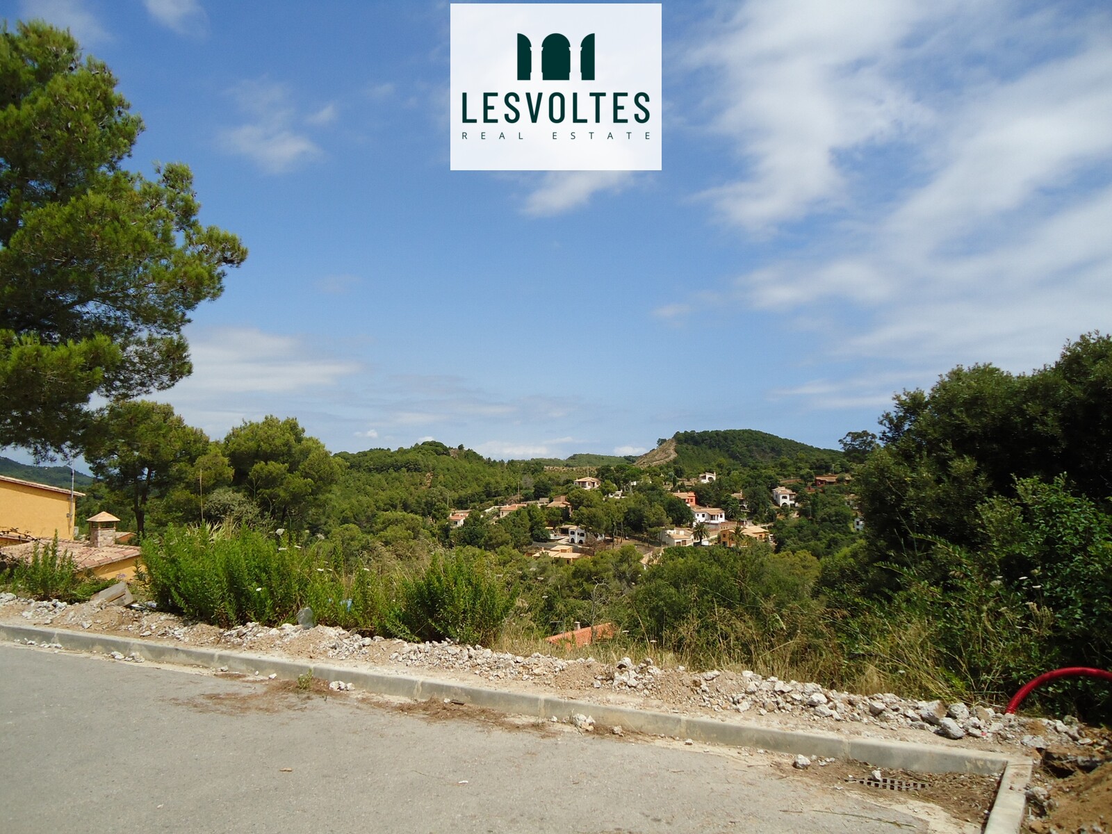 GREAT OPPORTUNITY! PLOT FOR SALE IN BEGUR WITH VIEWS. REDUCED PRICE. 