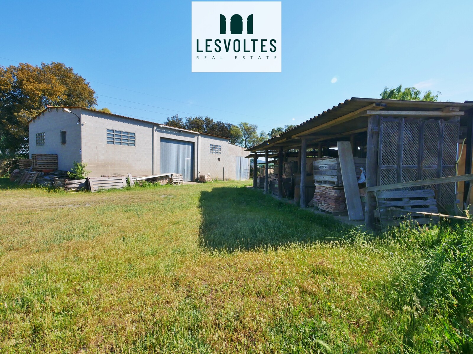 TERRENO DE 6700M2 CON NAVE DE 200M2 EN LOS HUERTOS DE LA FANGA DE PALAFRUGELL. MAGNÍFICA UBICACIÓN.