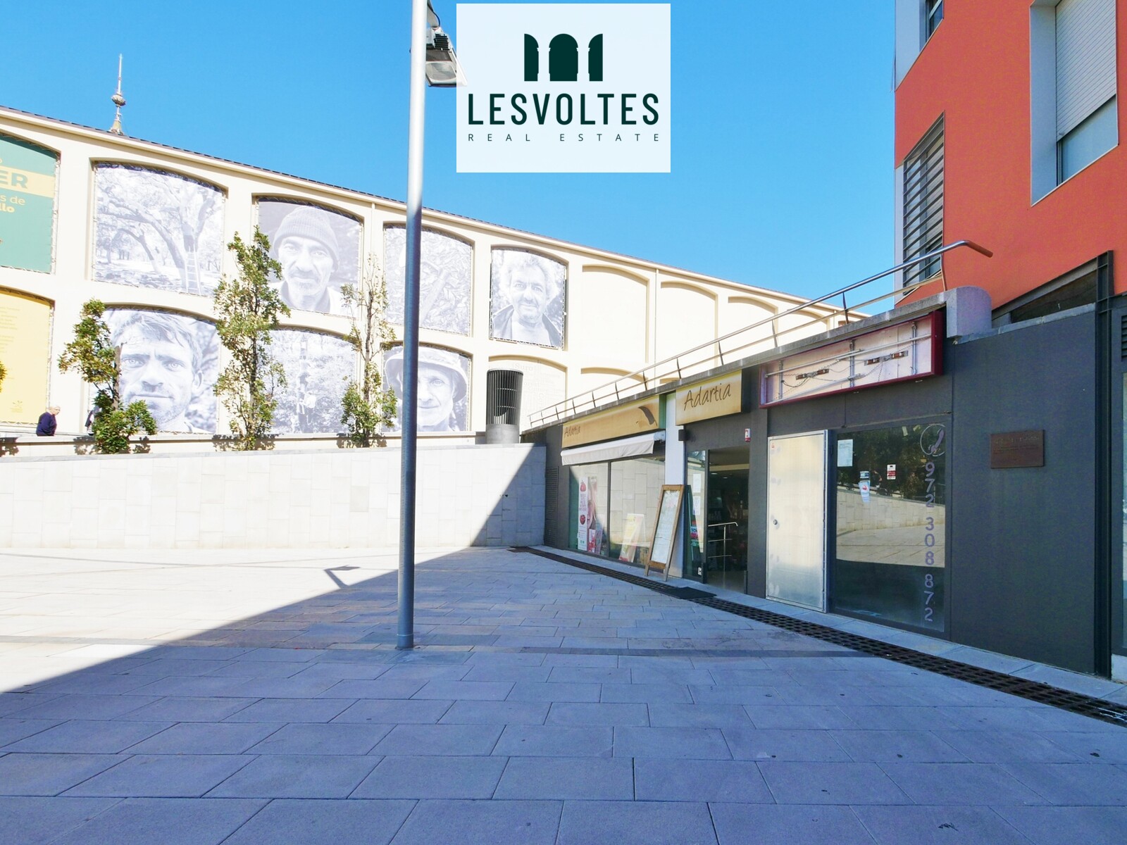 MAGNIFICENT LOCAL COMMERCIAL 172M2 PROCEDENT OF BANK AWARD IN THE CENTER OF PALAFRUGELL. PLAZA CAN MARIO