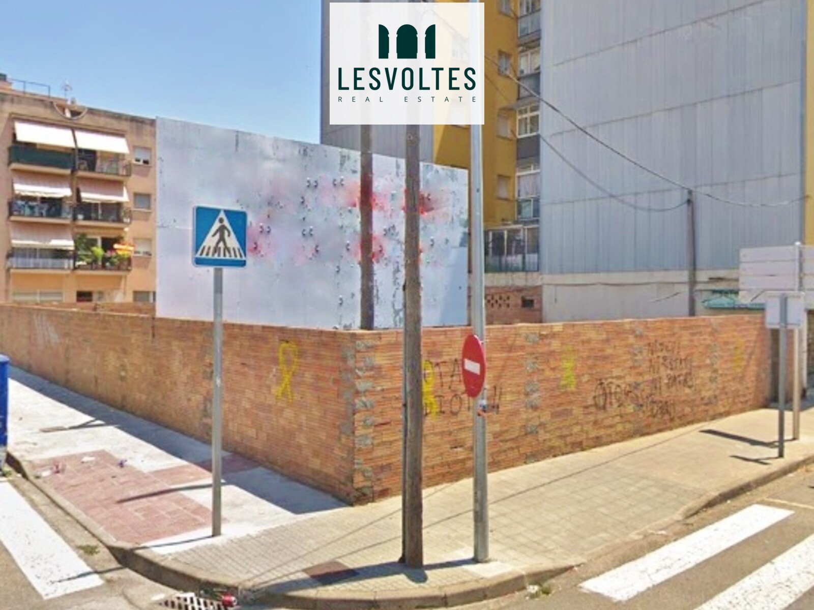 GREAT PLOT FOR PROMOTERS IN THREE STREETS FOR SALE IN PALAFRUGELL. HIGH BUILDABILITY AND GREAT CONDITIONS OF ACQUISITION.