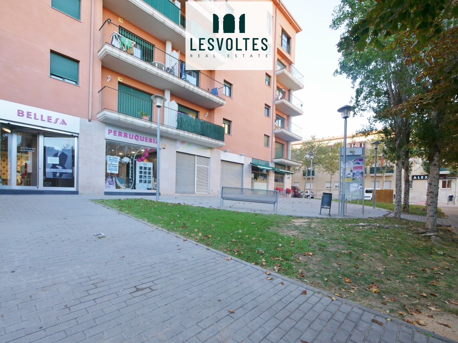 FULLY REFORMED COMMERCIAL PREMISES FOR RENT IN FRONT OF THE PALAFRUGELL STADIUM.
