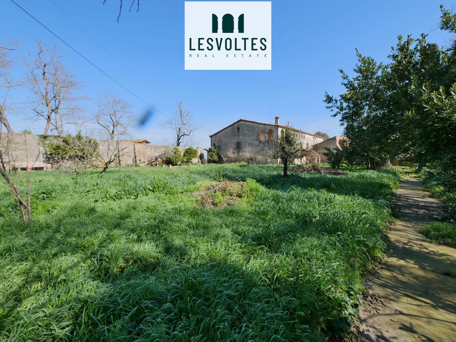 BAIX EMPORDÀ. GRAN MASIA PAIRAL DE 1000 M2 CON MASOVERÍA  Y TERRENO DE 4000 M2 EN VENTA EN RUPIÀ.