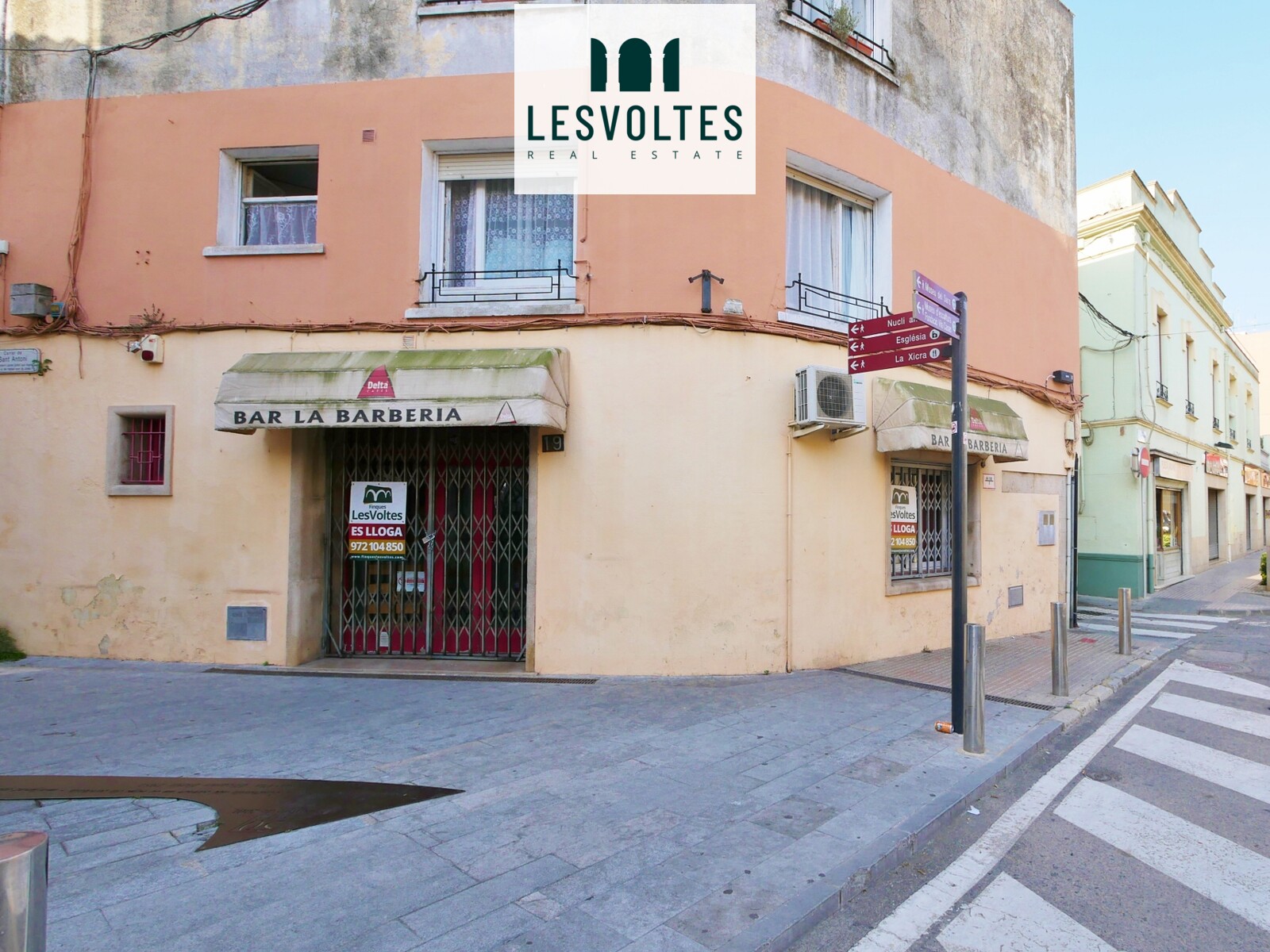 Bar Restaurant for rent in an unbeatable location right in the pedestrian center of Palafrugell.