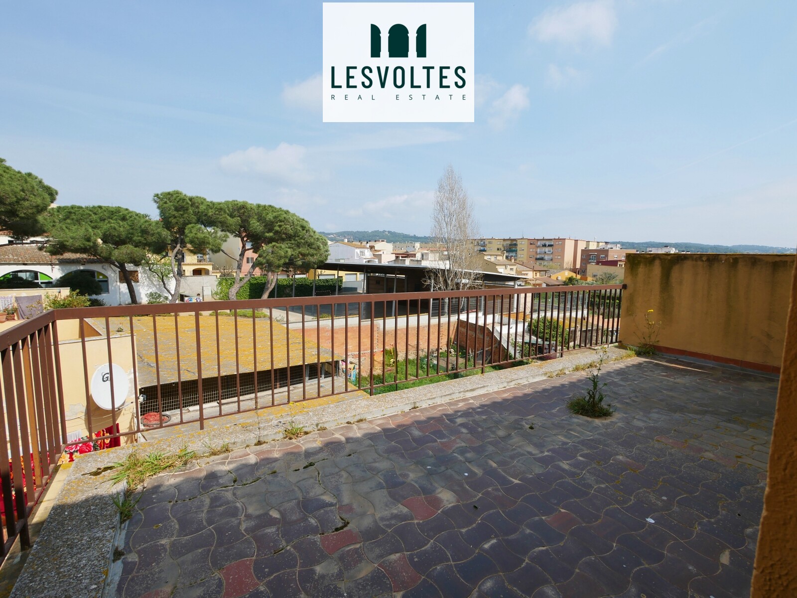 GREAT PENTHOUSE OF 109 TO REFORM WITH 3 TERRACES FOR SALE IN PALAFRUGELL. MAGNIFICENT VIEWS.