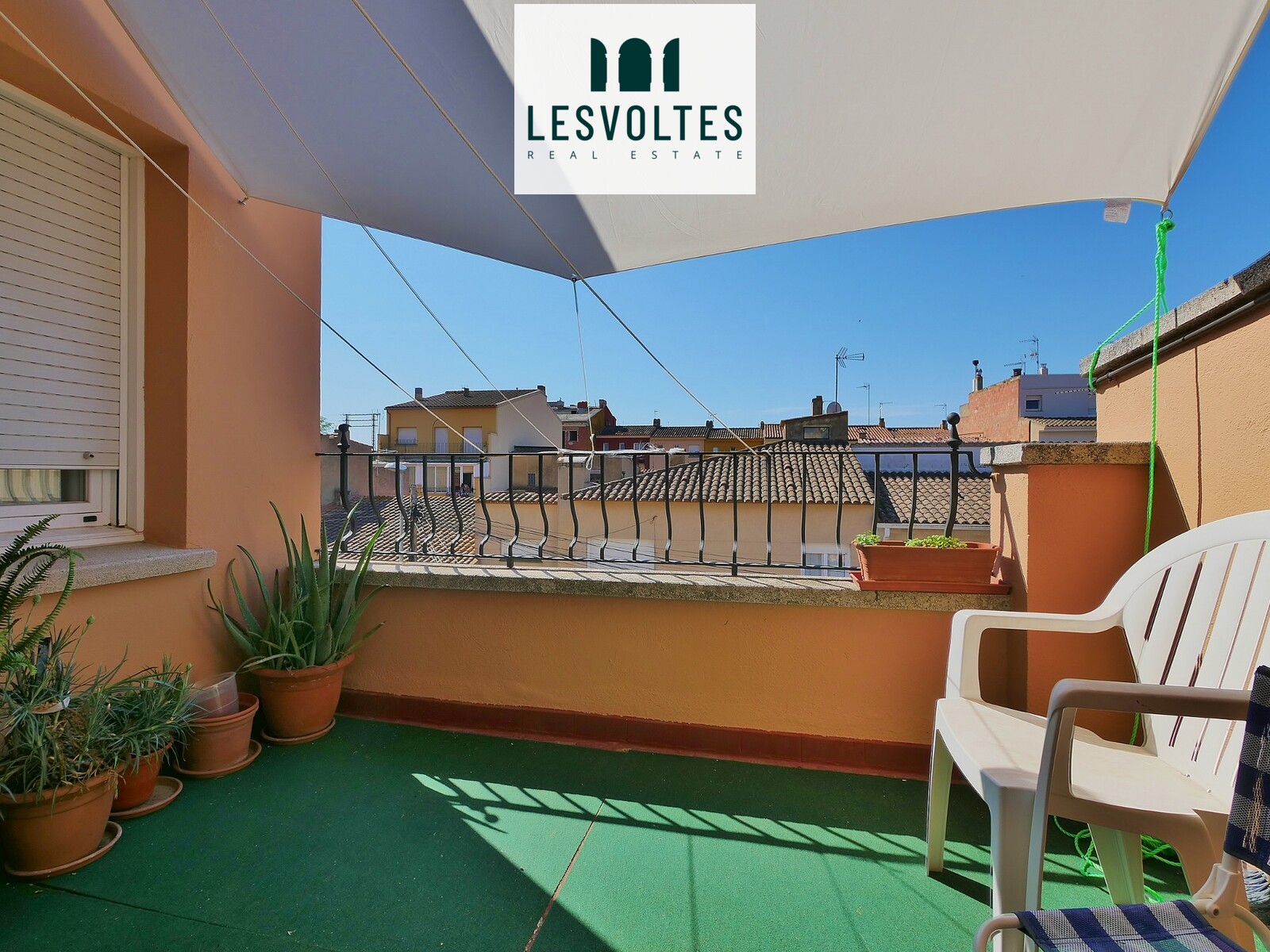 ÁTICO DE 3 HABITACIONES Y TERRAZA MUY SOLEADO EN PALAFRUGELL