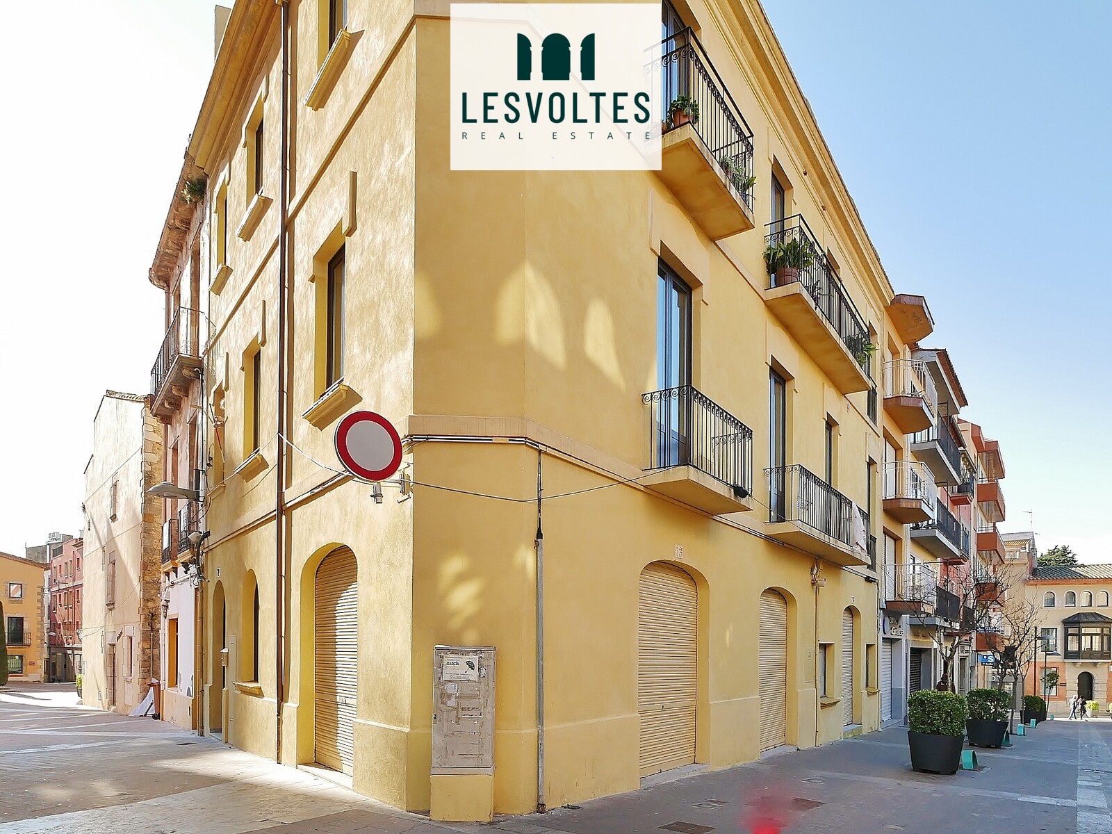 LOCAL COMERCIAL CON ENCANTO EN ZONA PEATONAL DE PALAFRUGELL