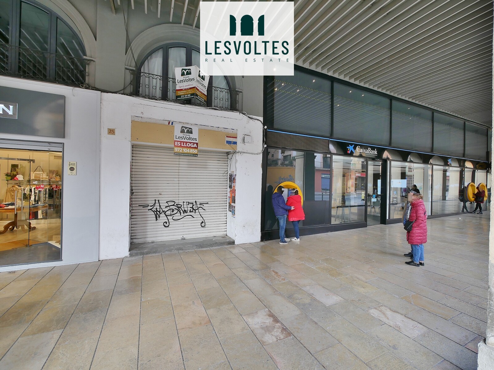 LOCAL COMERCIAL EN PLENO CENTRO DE LA BISBAL D'EMPORDÀ, IDEAL PARA SUPERMERCADOS O GRANDES SUPERFÍCIES. ACCESO POR 2 CALLES, 