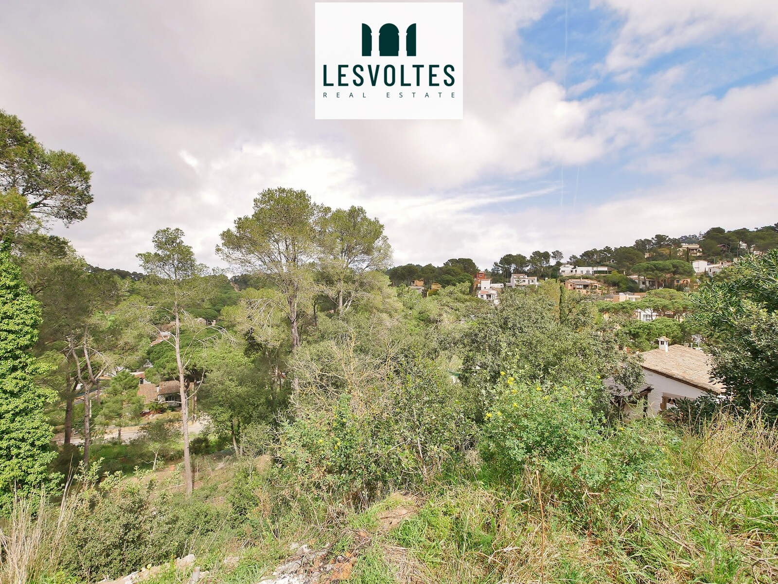 TERRENY DE 414 M² SITUAT A RESIDENCIAL BEGUR