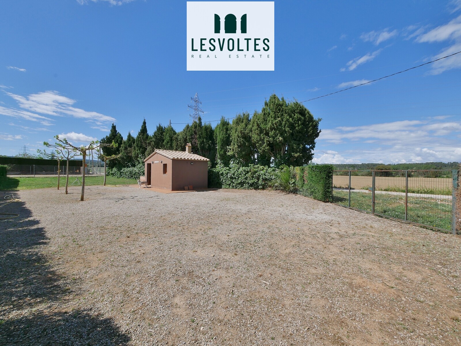 ¿QUIERES DISFRUTAR DE UN TESORO ESCONDIDO EN EL BAIX EMPORDÀ? BARRACA CON TERRENO DE 400 M2 EN ALQUILER EN PERATALLADA.