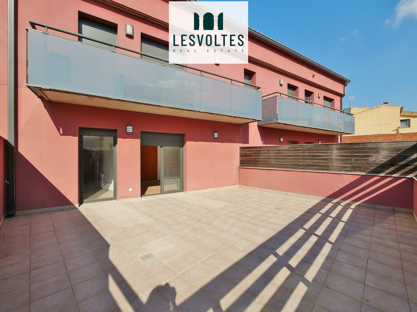 FANTASTIC FLAT WITH LARGE TERRACE AND PARKING SPACE IN PALAFRUGELL.