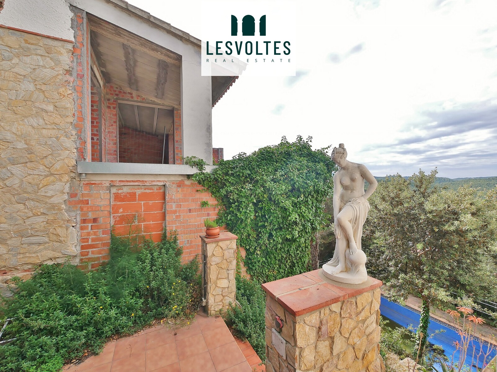 CASA EN VENTA EN CONSTRUCCIÓN, CON PISCINA PRIVADA. SITUADA EN MAS TOMASÍ, PALS
