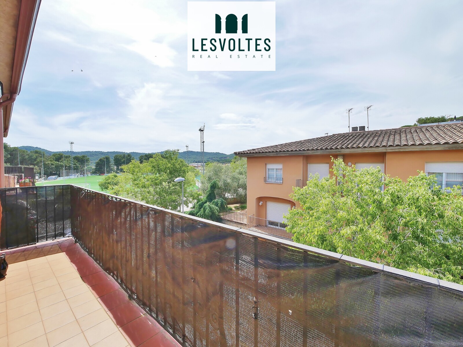LUMINOSO PISO CON TERRAZA Y PLAZA DE APARCAMIENTO EN VENTA EN PALAFRUGELL