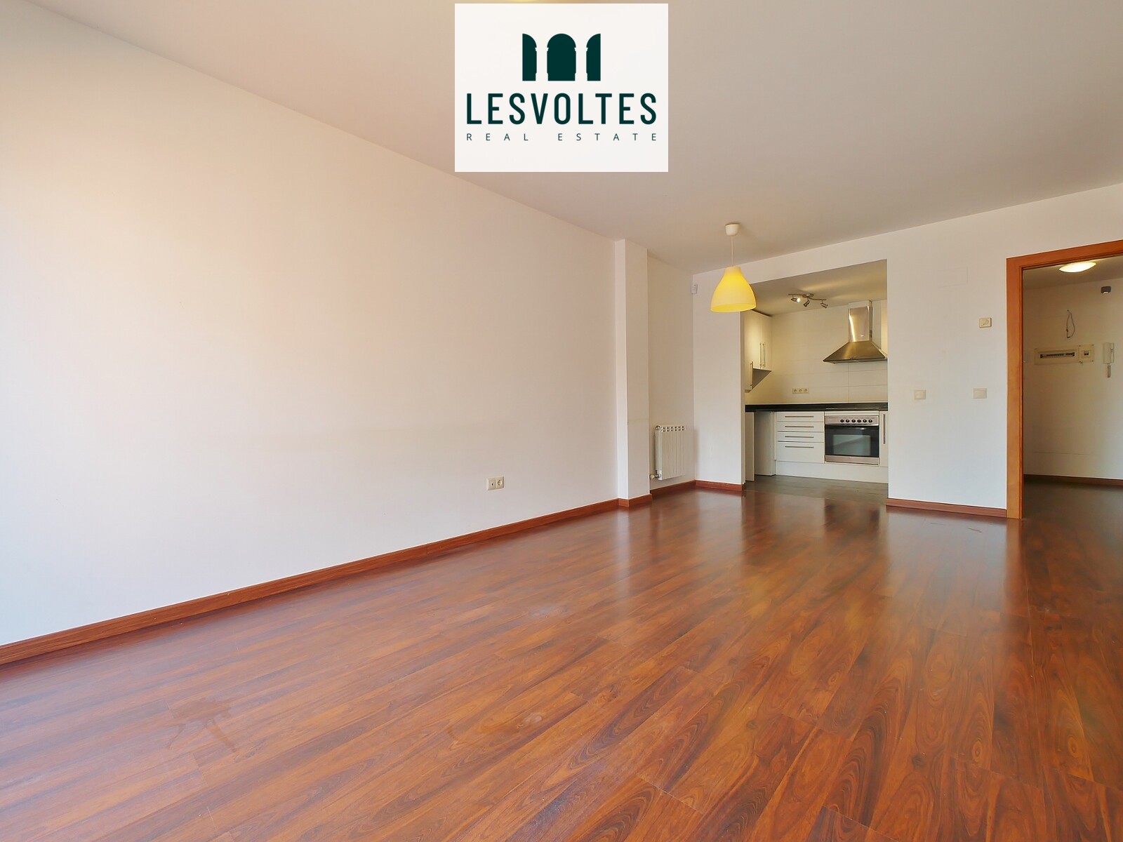 PISO DE 60 M2 EN PRIMERA PLANTA CON ASCENSOR Y PLAZA DE PARQUING EN VENTA EN PALAFRUGELL.