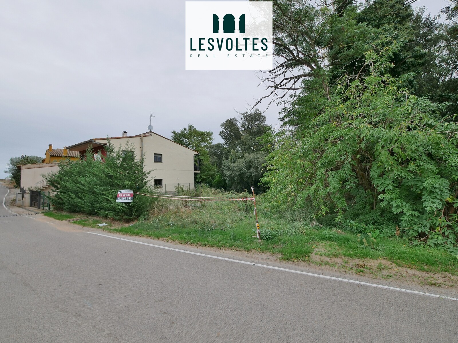PARCELA DE 430 M² IDEAL PARA VIVIENDA A CUATRO VIENTOS, EN VENTA EN FOIXÀ, BAIX EMPORDÀ.