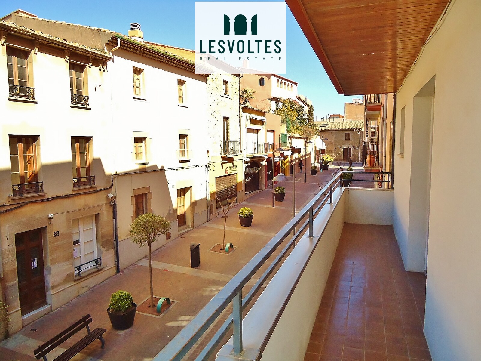 ACOGEDOR PISO ESQUINERO CON MUCHA LUZ Y ASCENSOR EN VENTA EN PALAFRUGELL