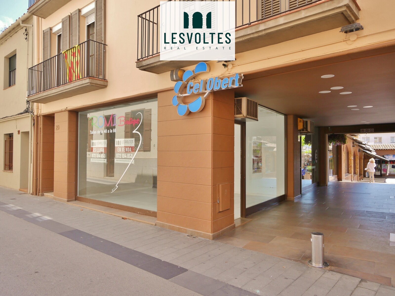 LOCAL ESQUINERO CON ALTA VISIBILIDAD  EN VENTA EN EL CENTRO DE PALAFRUGELL. CENTRO COMERCIAL CEL OBERT