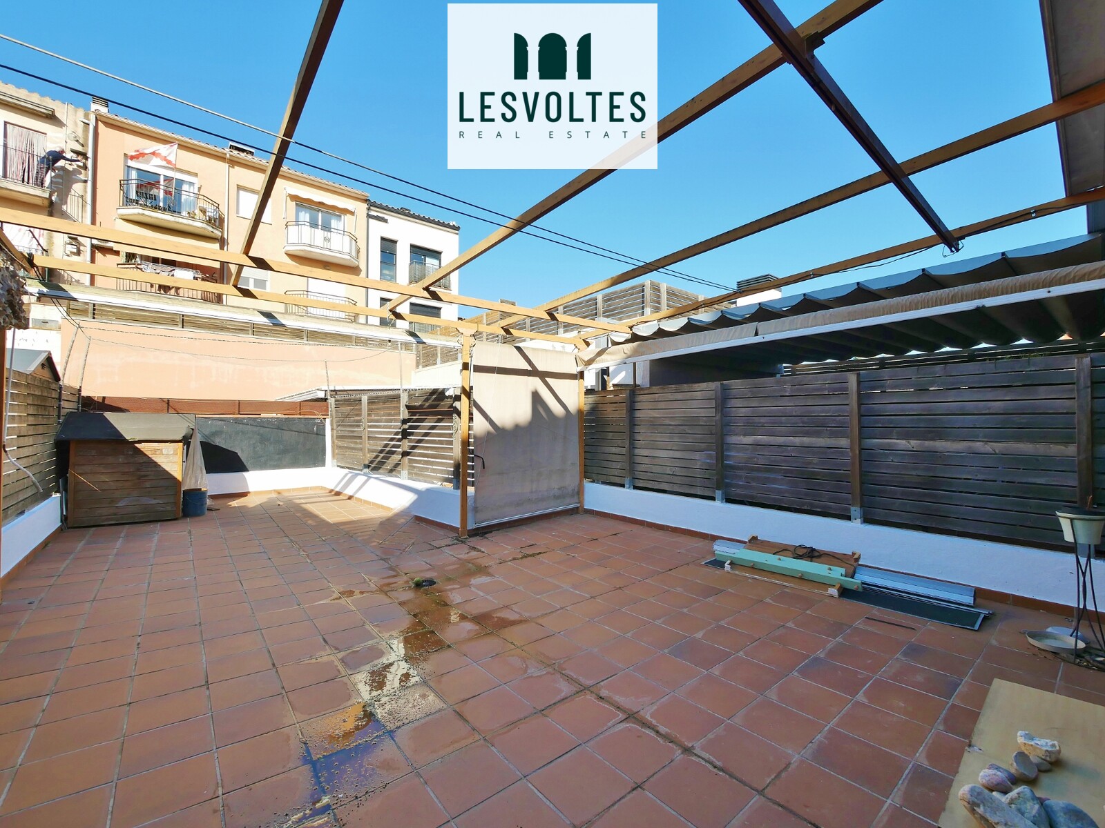 PIS DE  2 HABITACIONS EN PLANTA BAIXA  AMB ÀMPLIA TERRASSA EN VENDA A PALAFRUGELL