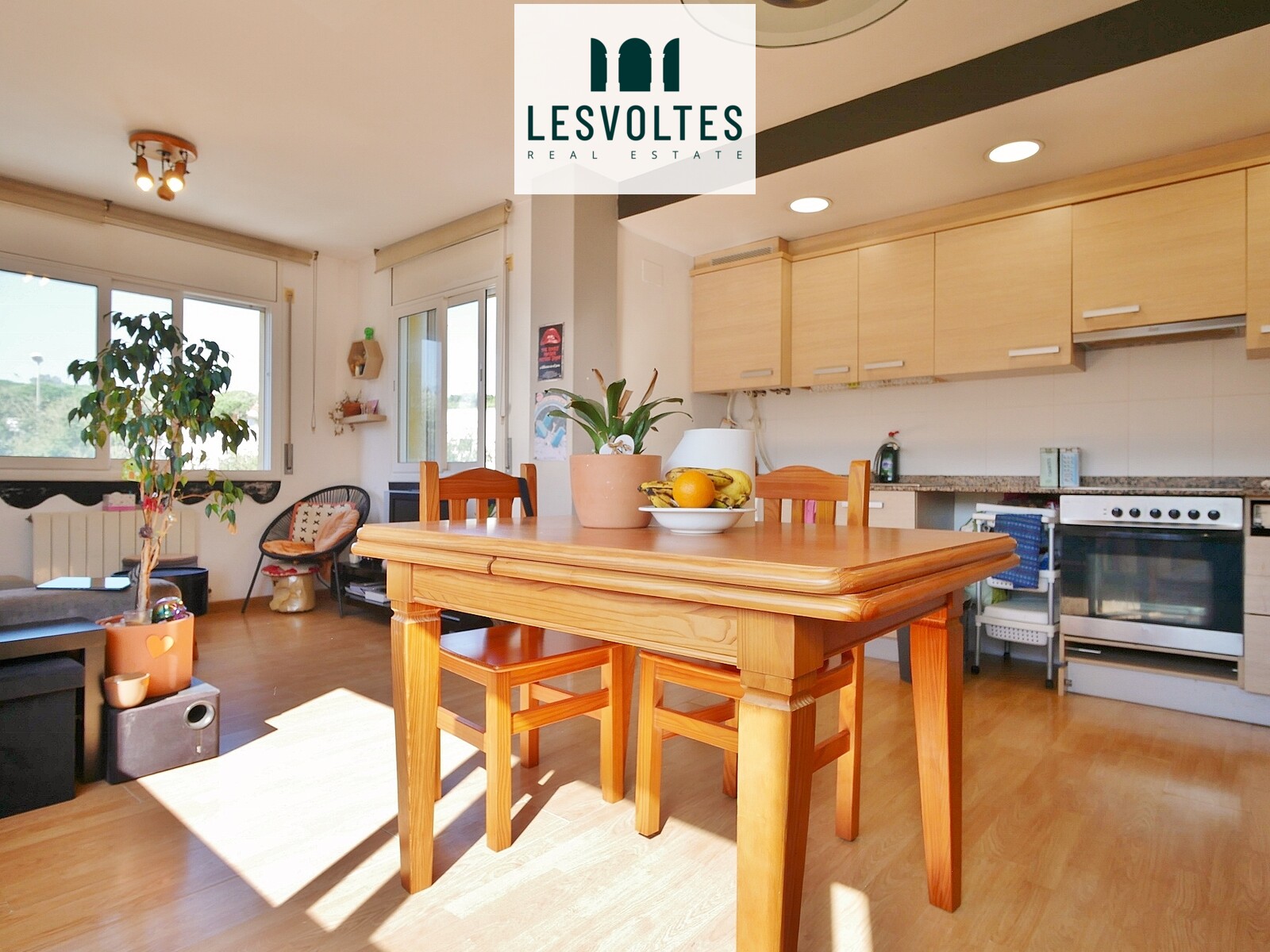 PISO MUY LUMINOSO, UBICADO EN UNA ZONA TRANQUILA CON PLAZA DE APARCAMIENTO, EN VENTA EN PALAFRUGELL