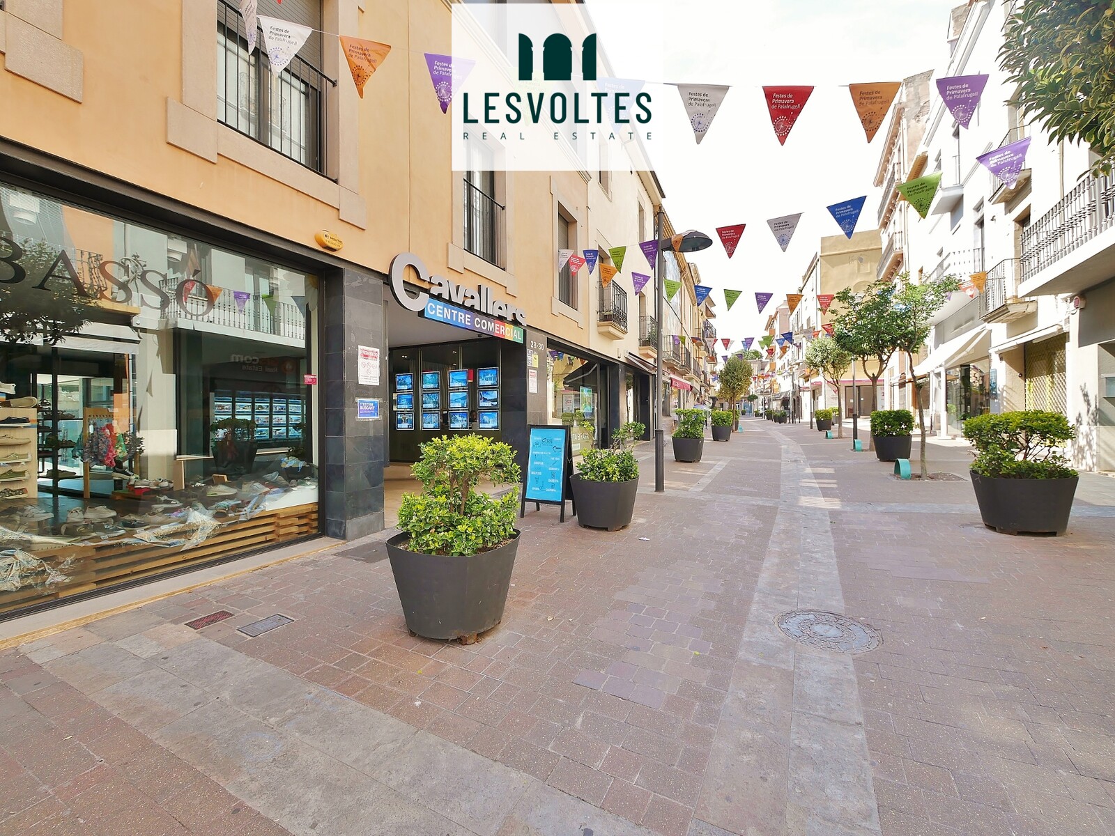 ACOGEDOR PISO EN PRIMERA PLANTA CON ASCENSOR EN VENTA EN PALAFRUGELL