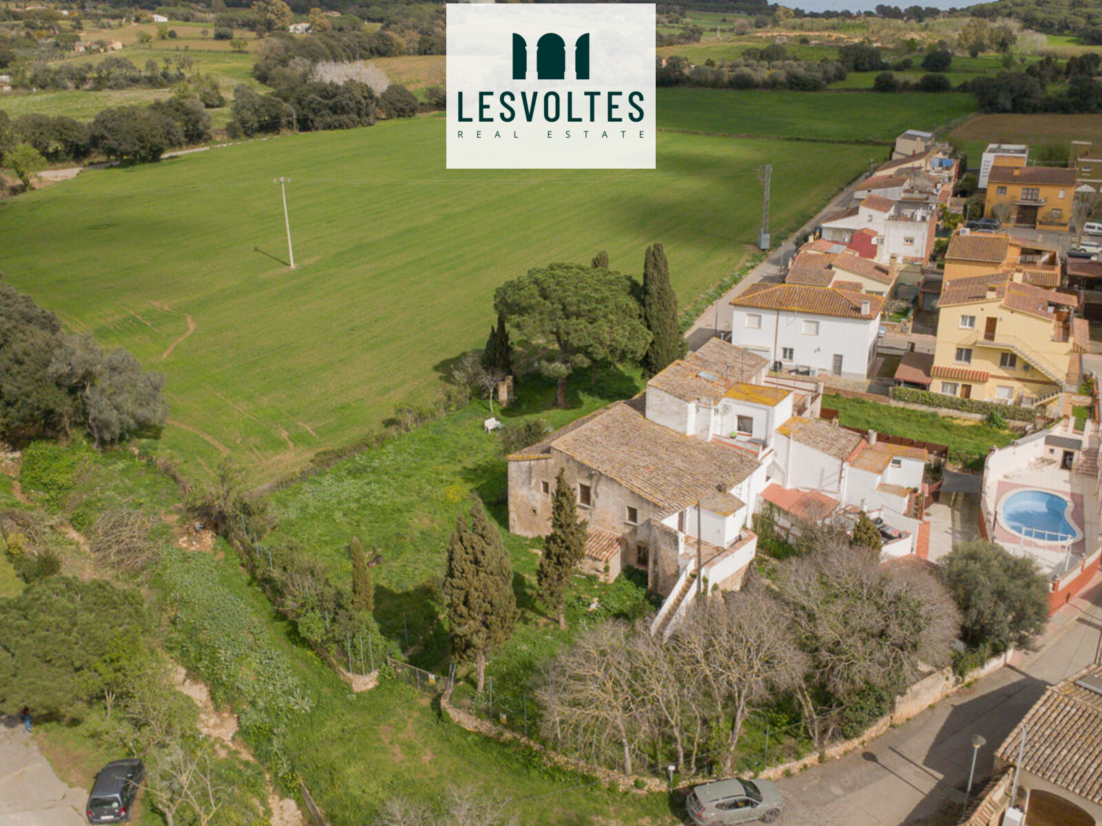 ESPECTACULAR MASIA CON MUCHAS POSIBILIDADES Y ÁMPLIO TERRENO EN PALAFRUGELL