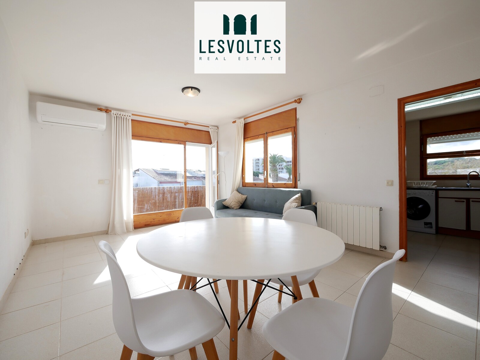 ACOLLIDOR PIS MOBLAT DE 75M2 EN LLOGUER A LA FOSCA, PALAMÓS