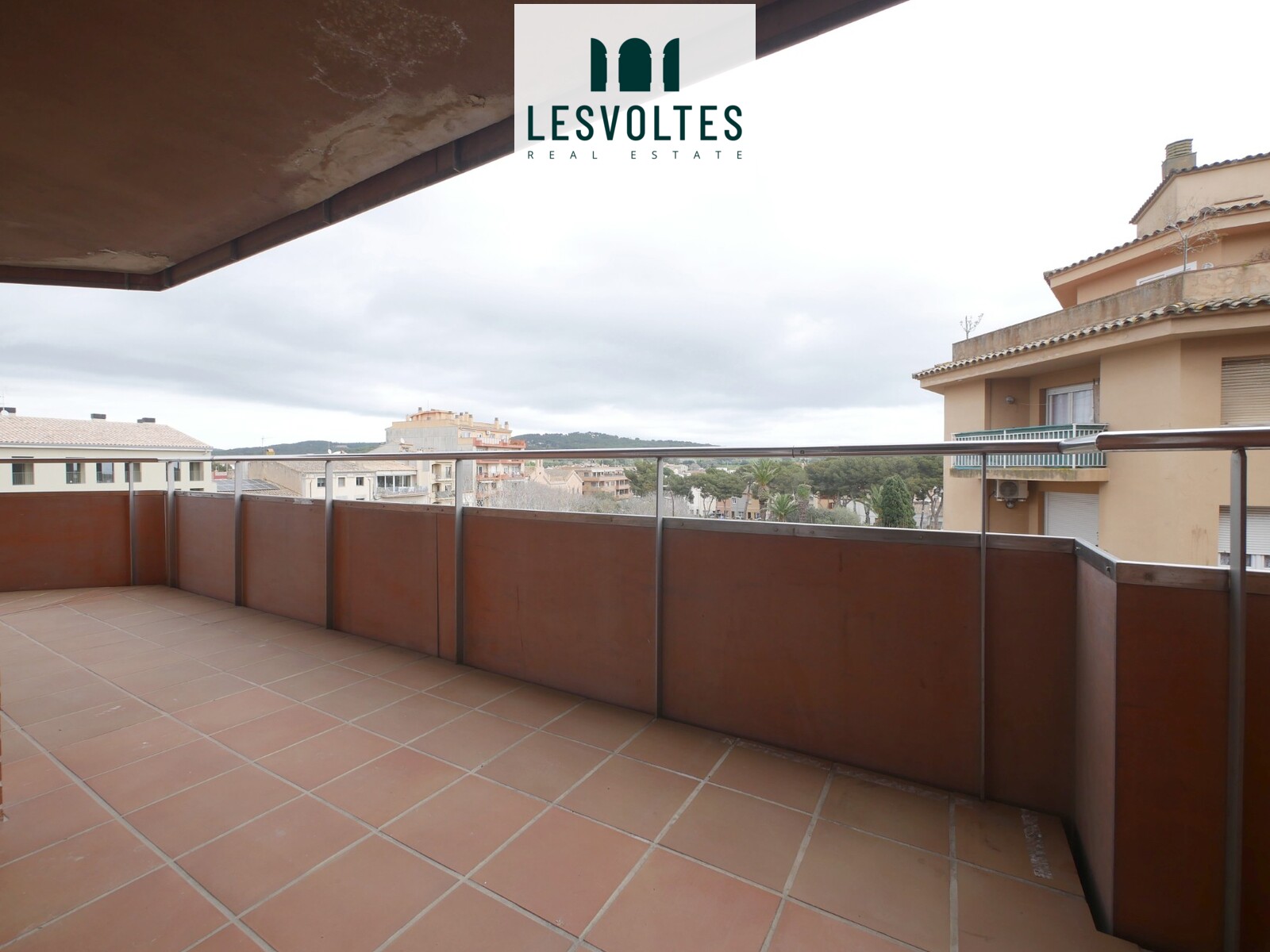 ¡EN SUBASTA! PISO DE 3 DORMITORIOS CON GRAN TERRAZA EN VENTA EN PALAFRUGELL