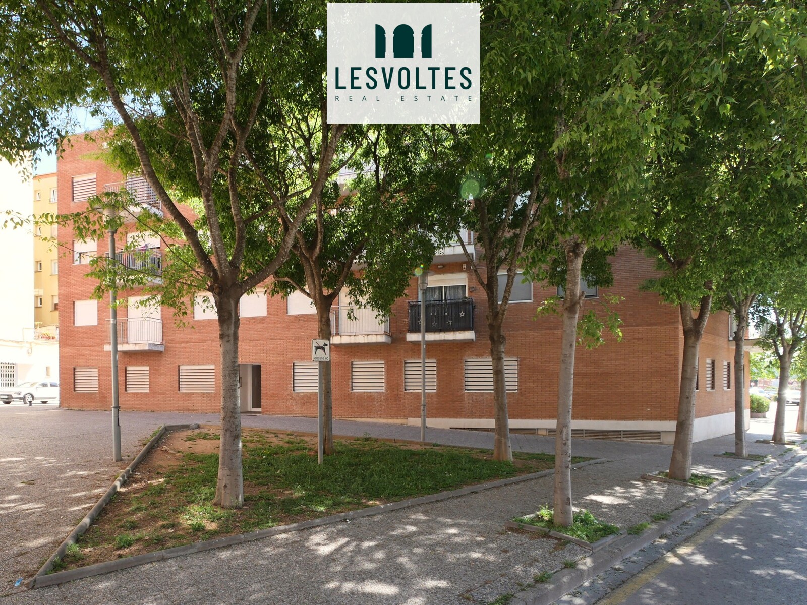 ¡EN SUBASTA! PISO DE 3 DORMITORIOS CON BALCÓN EN VENTA EN PALAFRUGELL