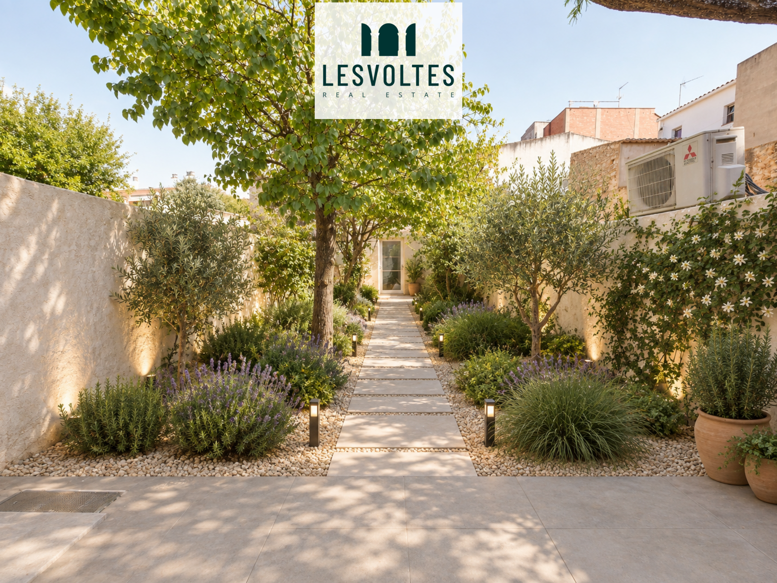 ESPECTACULAR VIVIENDA CON LOCAL COMERCIAL EN EL CENTRO DE PALAFRUGELL