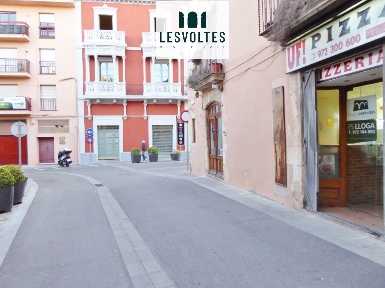 LOCAL COMERCIAL EN ALQUILER EN EL CENTRO DE PALAFRUGELL. MUCHAS POSIBILIDADES